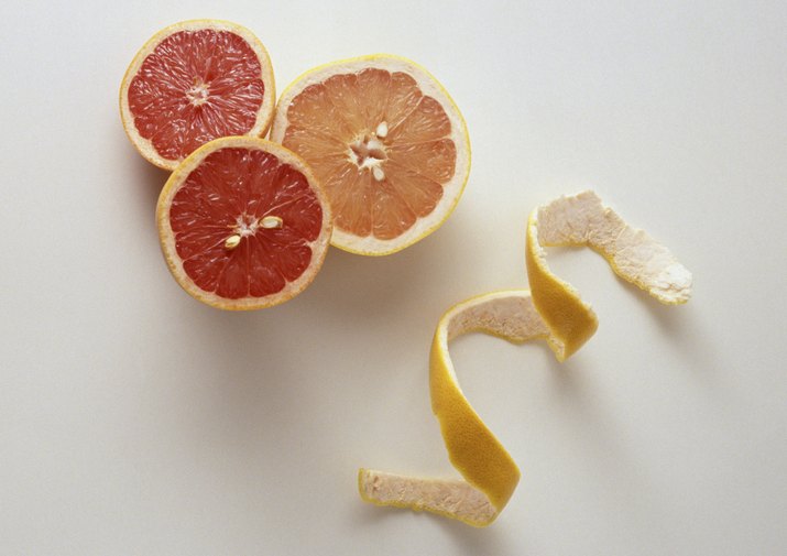 Grapefruit halves and peel