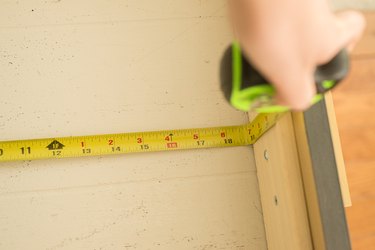 Measuring the drawer