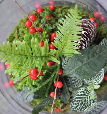 Woodland berry bowl