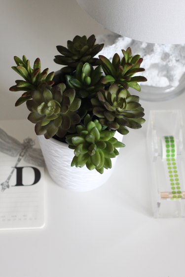 Faux succulent pen planter