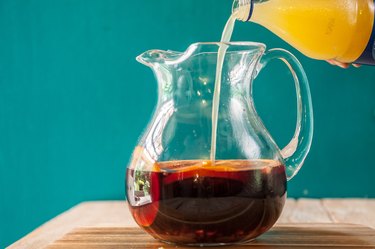 Orange Pomegranate Holiday Sangria Tutorial