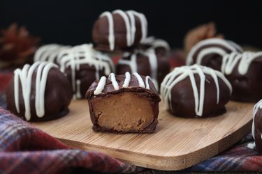 Gingersnap cookie truffles