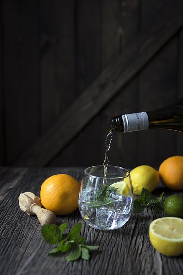 How to Make a Wine Spritzer | eHow