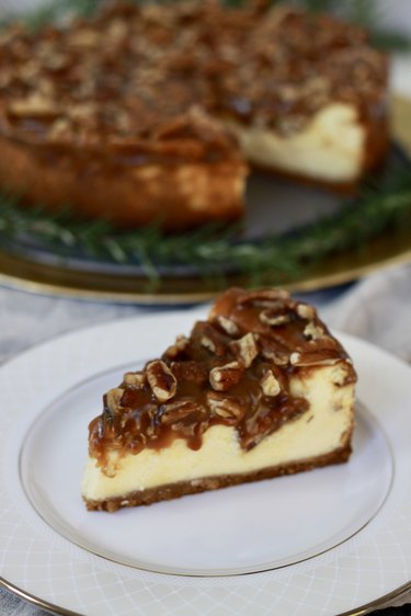 pecan pie cheesecake slice