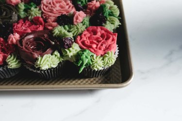 These succulent cupcakes are impressive and delicious too!